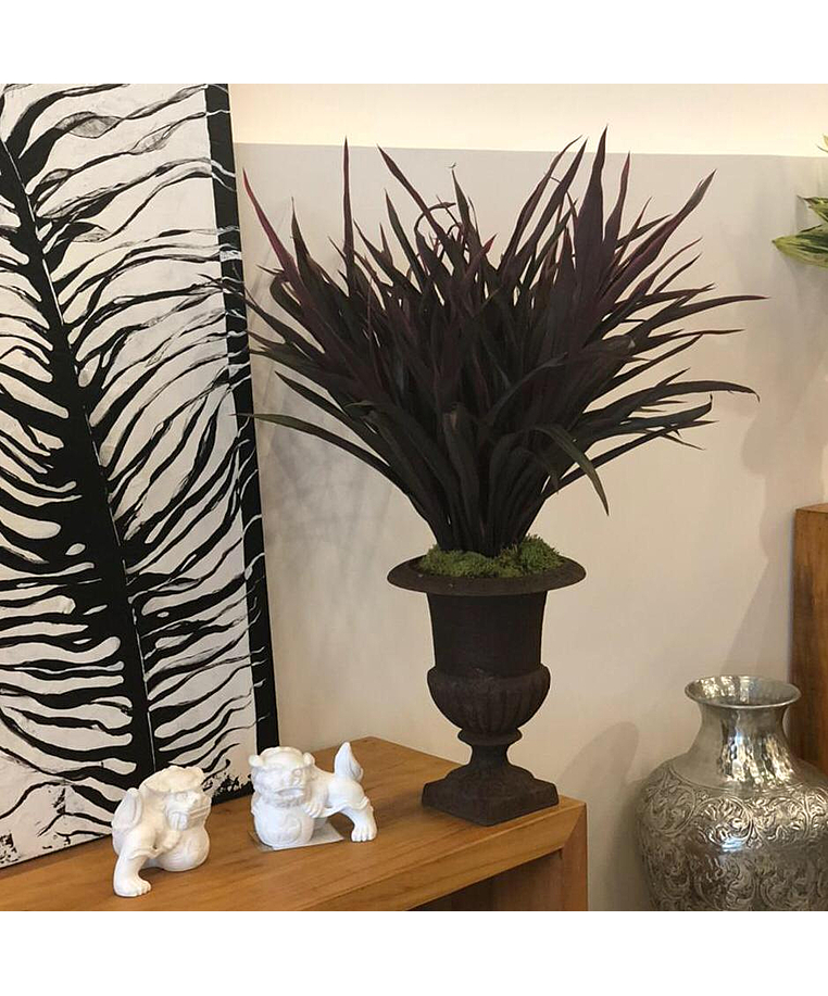 imagem do produto  Jarro Leblon em Ferro Fundido 30cm VF112 Design Clássico e Decorativo