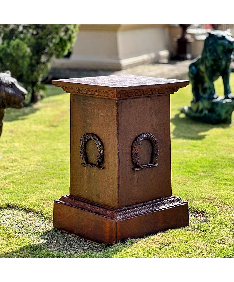 imagem do produto Base de Vaso Romano GG em Ferro Fundido 95cm VRF101 Para Jardins de Luxo 