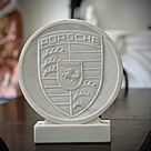 imagem do produto Bras�o Porsche M�rmore Branco 46cm - VRMP369