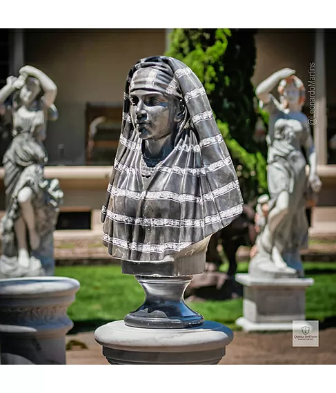 imagem de Busto Fara� em M�rmore Preto 87cm - BMP063