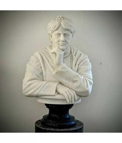 imagem de Busto Helena Blavatsky em M�rmore Branco 90cm - BMP079