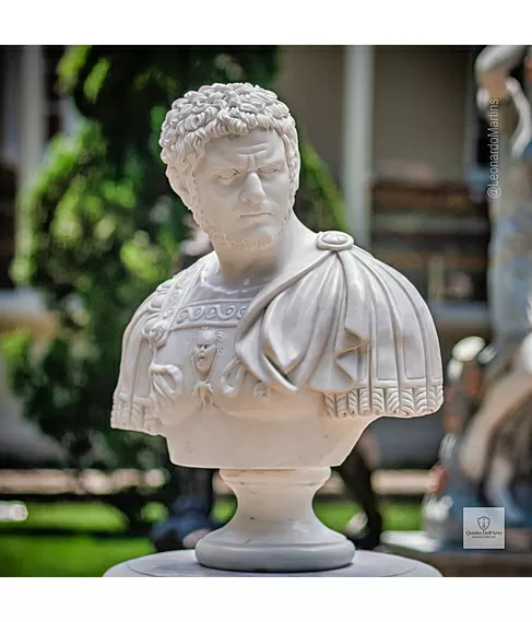 imagem de Busto Imperador Caracala em Mármore Branco 60cm BMP066 Escultura Clássica de Alto Padrão