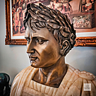 imagem do produto Busto Imperador Romano C�sar em M�rmore Color e Bronze 80cm - BMP073