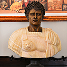 imagem do produto Busto Imperador Romano C�sar em M�rmore Color e Bronze 80cm - BMP073