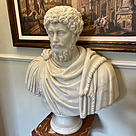 imagem do produto Busto Marco Aurélio em Mármore Branco 80cm BMP047 Elegância Atemporal