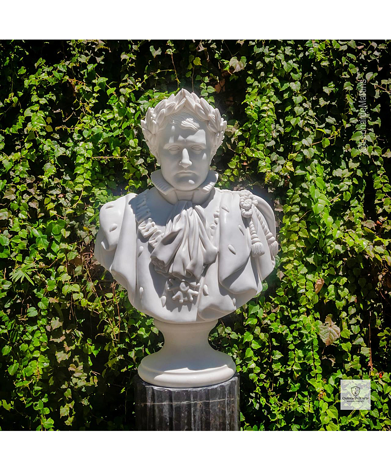 imagem do produto Busto Napoleão Bonaparte com Coroa de Louros Mármore Branco 72cm BMP070