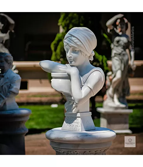 imagem de Busto Rebecca Au Pints em M�rmore Branco 65cm - BMP067