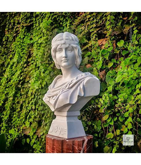 imagem de Busto Sibylle em Mármore Branco 64cm BMP071 Elegância Clássica