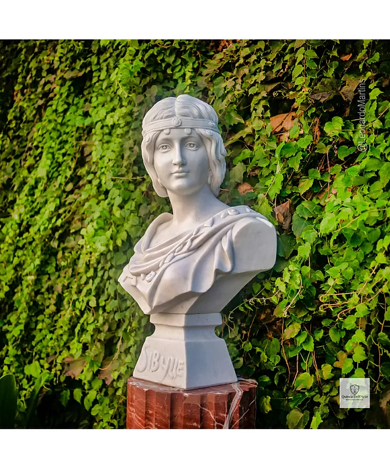 imagem do produto Busto Sibylle em Mármore Branco 64cm BMP071 Elegância Clássica