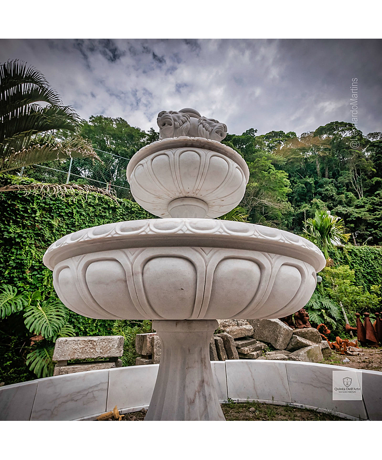imagem do produto Chafariz de Mármore Branco com 2 pratos e Lago - FMP353 230cm Altura