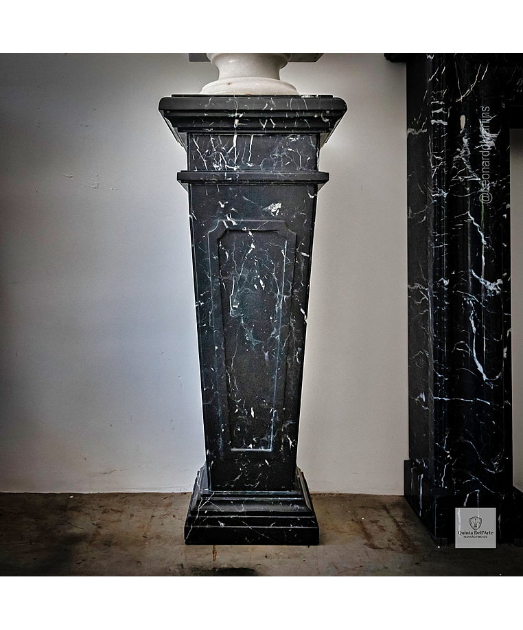 imagem do produto Coluna B�rgamo em M�rmore Preto 100cm - VRMP359