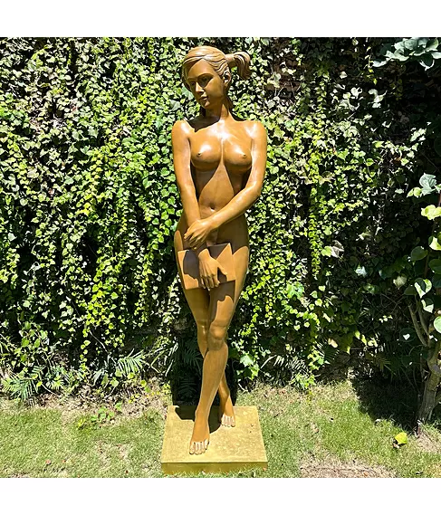 imagem de Escultura A Estudante em Bronze 169cm - EBZ627 Sofisticação e Exclusividade