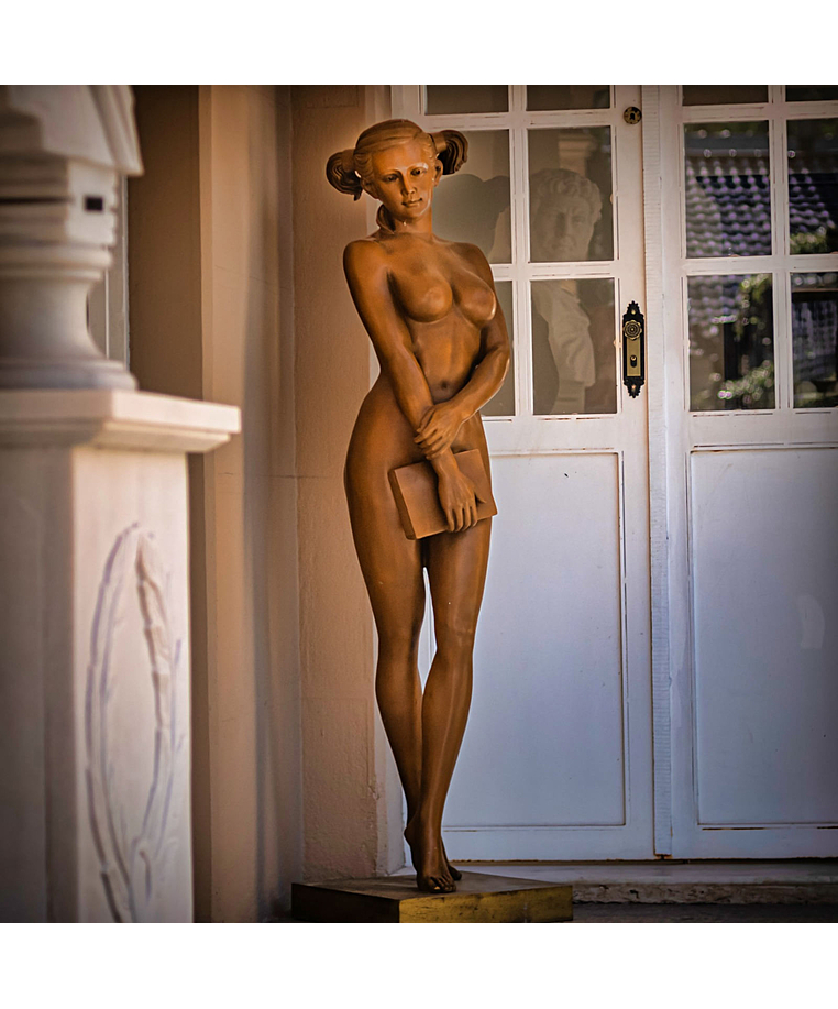 imagem do produto Escultura A Estudante em Bronze 169cm - EBZ627 Sofisticação e Exclusividade