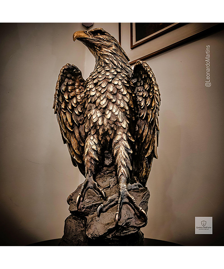 imagem do produto Escultura Águia Real em Bronze 60cm EBZ751 Força e Elegância Natural