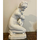 imagem do produto Escultura Afrodite Agachada 87cm - Emp447