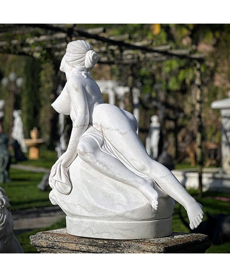 imagem do produto Escultura Ariadna Abandonada em M�rmore Branco 110cm - EMP696