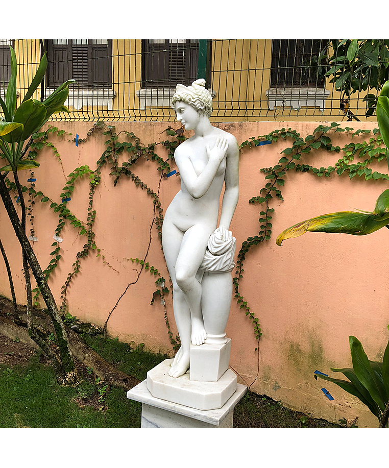 imagem do produto Escultura Banhista 160cm  EMP468 Para Jardins e Áreas Externas