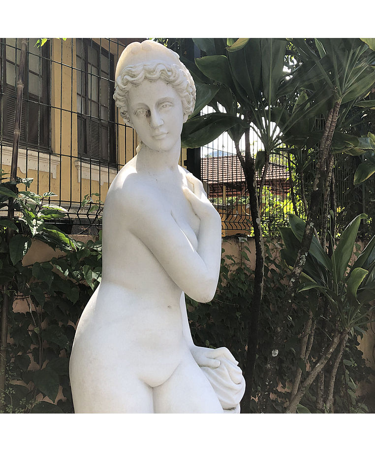 imagem do produto Escultura Banhista 160cm  EMP468 Para Jardins e Áreas Externas