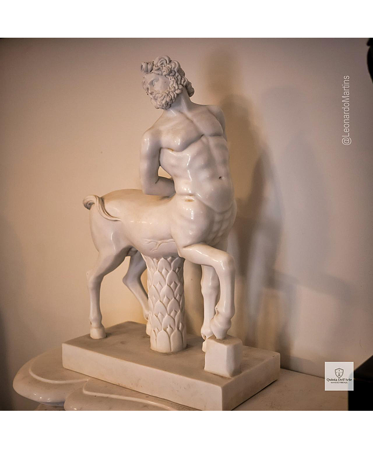 imagem do produto Escultura Centauro em Mármore Branco 50cm EMP614 Arte e Mitologia