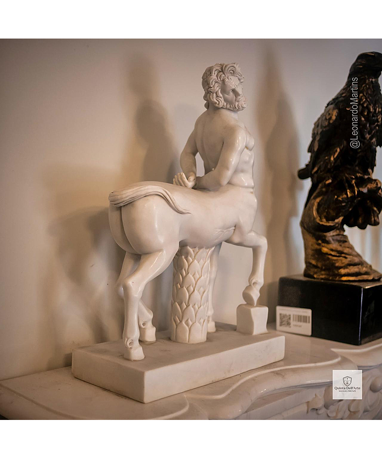 imagem do produto Escultura Centauro em Mármore Branco 50cm EMP614 Arte e Mitologia