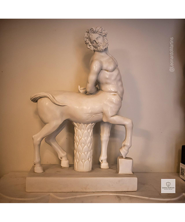 imagem do produto Escultura Centauro em Mármore Branco 50cm EMP614 Arte e Mitologia