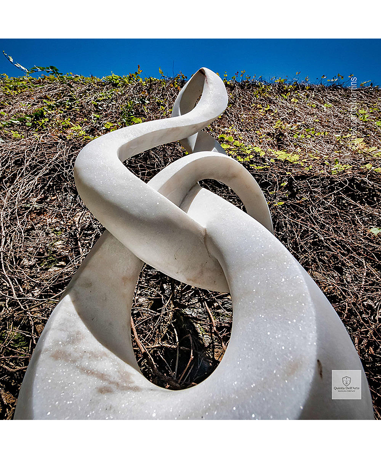 imagem do produto Escultura Contorno da Realeza M�rmore Branco 120cm - EMP734