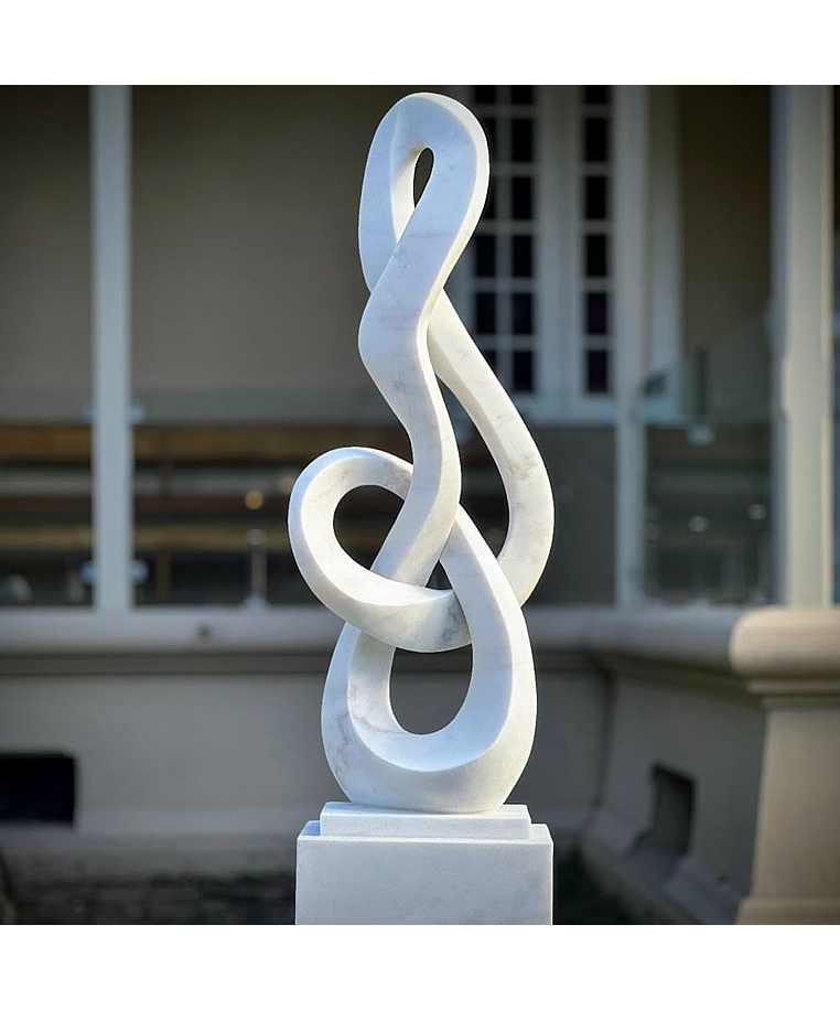 imagem do produto Escultura Contorno da Realeza M�rmore Branco 120cm - EMP734