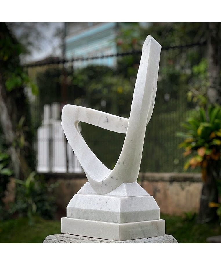 imagem do produto Escultura Curva Eterna M�rmore Branco 100cm - EMP744