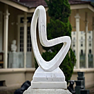 imagem do produto Escultura Curva Eterna M�rmore Branco 100cm - EMP744