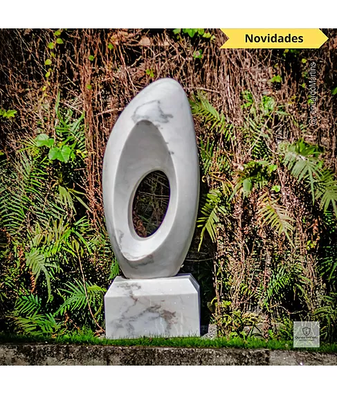 imagem de Escultura Elo Eterno Mármore Branco 100cm - EMP228 Elegância e Significado