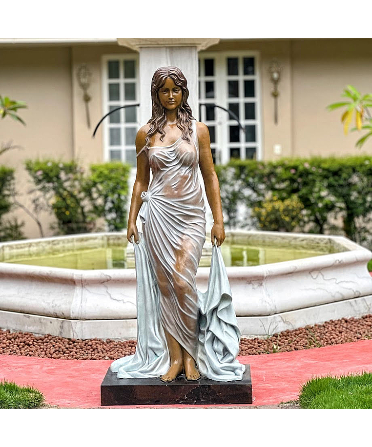 imagem do produto Escultura em Bronze Dona Con Velo 160cm - EBZ614