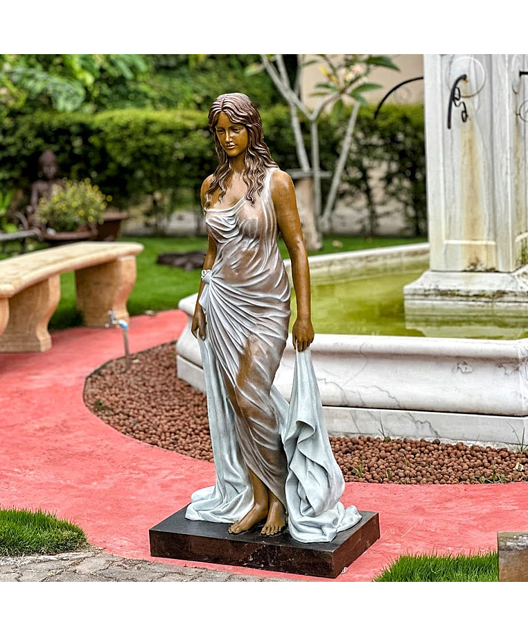 imagem do produto Escultura em Bronze Dona Con Velo 160cm - EBZ614