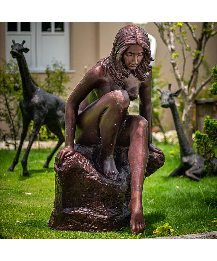 imagem do produto Escultura em Bronze Ninfa na Piscina 122cm - EBZ572