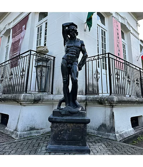 imagem de Escultura em M�rmore Preto Apollo Vencendo 230cm - EMP561