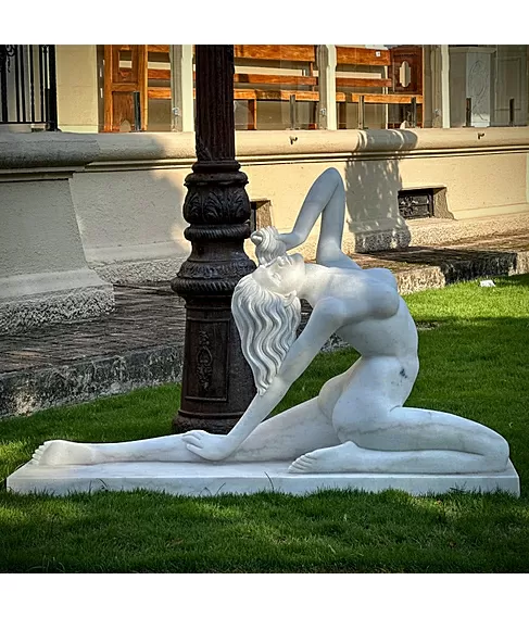 imagem de Escultura Feminina Contempôranea 100cm - EMP582 Arte Moderna