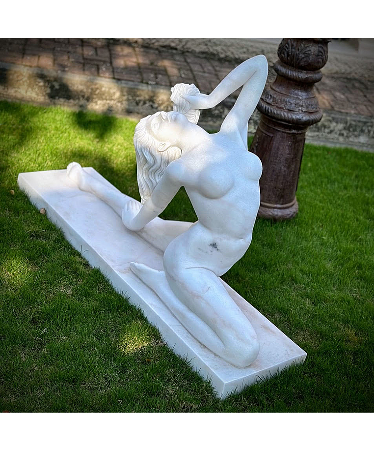 imagem do produto Escultura Feminina Contempôranea 100cm - EMP582 Arte Moderna