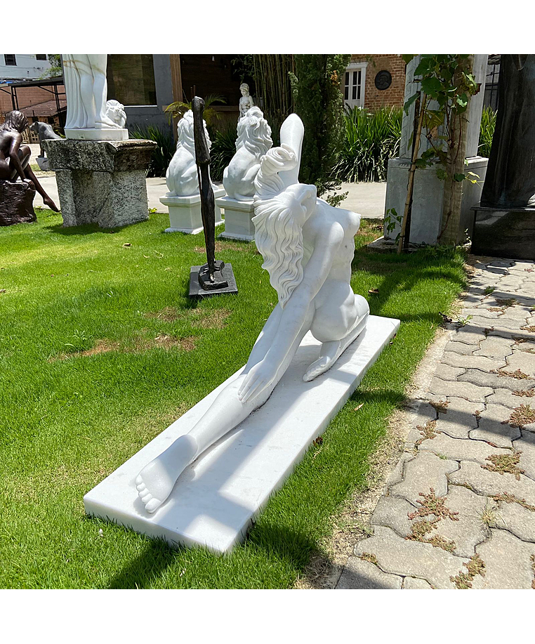 imagem do produto Escultura Feminina Contempôranea 100cm - EMP582 Arte Moderna