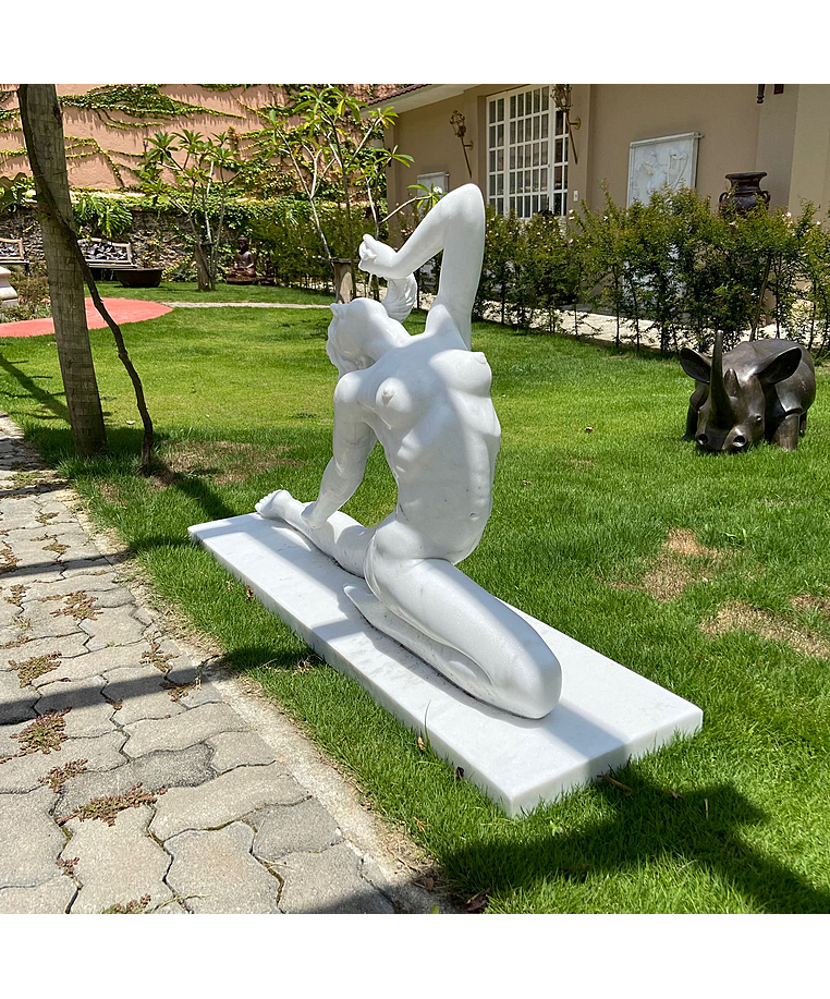 imagem do produto Escultura Feminina Contempôranea 100cm - EMP582 Arte Moderna