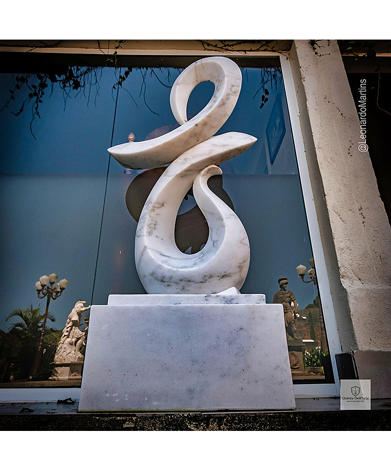imagem do produto Escultura Fluxo Cont�nuo M�rmore Branco 150cm - EMP743