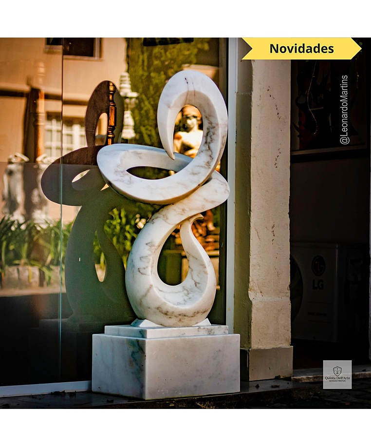 imagem do produto Escultura Fluxo Cont�nuo M�rmore Branco 150cm - EMP743