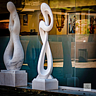 imagem do produto Escultura Harmonia Real Mármore Branco 160cm - EMP736 Elegância para paisagismo