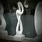 imagem do produto Escultura Harmonia Real Mármore Branco 160cm - EMP736 Elegância para paisagismo