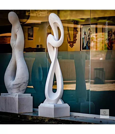 imagem de Escultura Harmonia Real M�rmore Branco 160cm - EMP736