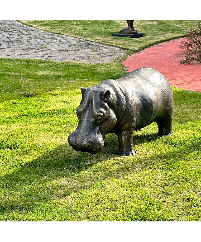 imagem do produto Escultura Hipopótamo em Bronze 45x110cm EBZ560 Presença e Robustez