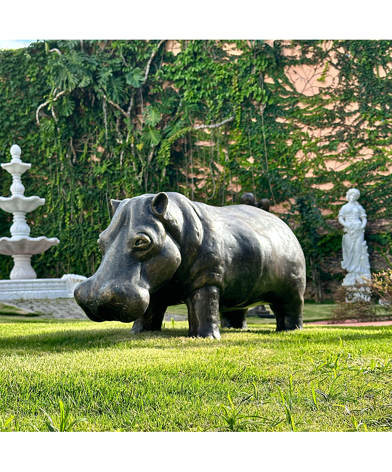 imagem do produto Escultura Hipopótamo em Bronze 45x110cm EBZ560 Presença e Robustez