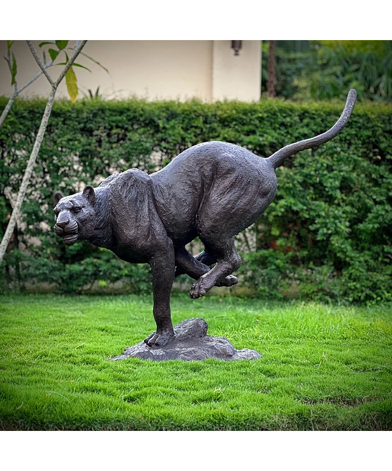 imagem do produto Escultura Impulso Felino 134cm - EBZ718