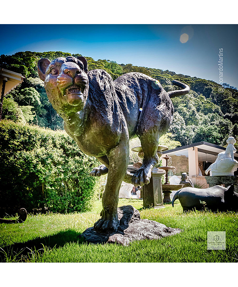 imagem do produto Escultura Impulso Felino 134cm - EBZ718