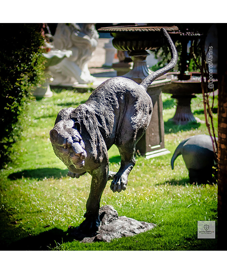 imagem do produto Escultura Impulso Felino em Bronze 134cm - EBZ718 Movimento e Elegância