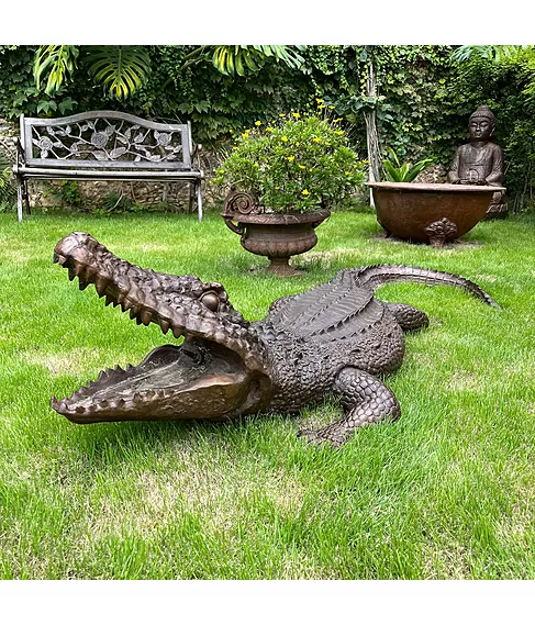 imagem de Escultura Jacaré em Bronze 180cm EBZ615 Imponência e Realismo