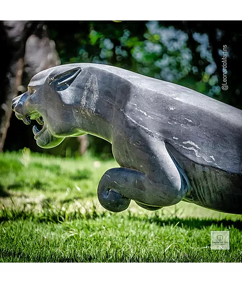 imagem de Escultura Jaguar Mármore Preto 46cm - EMP714 Elegância e Força Clássica